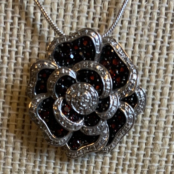 Garnet/SS Rose necklace. Antique look - Picture 2 of 9